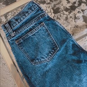 Brandy Melville | Super Cute Straight Leg Jeans